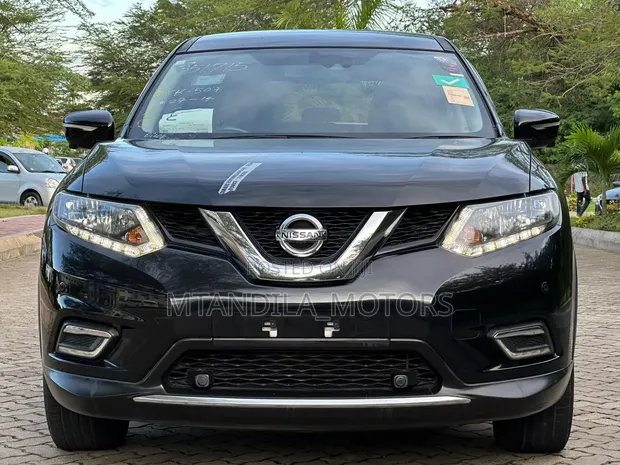 Nissan X-Trail 2.0 Petrol AWD 2015 Nyeusi - 1