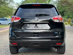 Nissan X-Trail 2.0 Petrol AWD 2015 Nyeusi