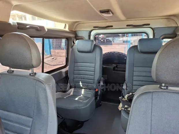 Land Rover Defender 2015 Nyeupe - 1
