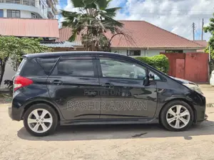 Subaru Trezia 2013 Nyeusi