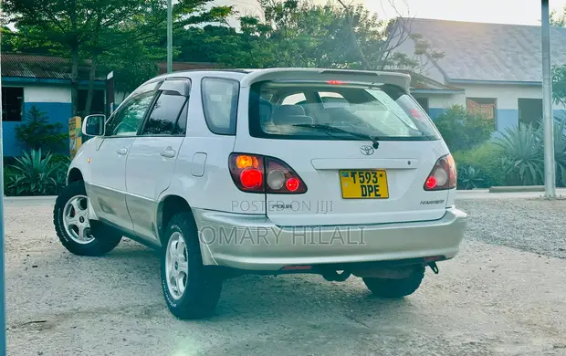 Toyota Harrier 2000 Silver - 1