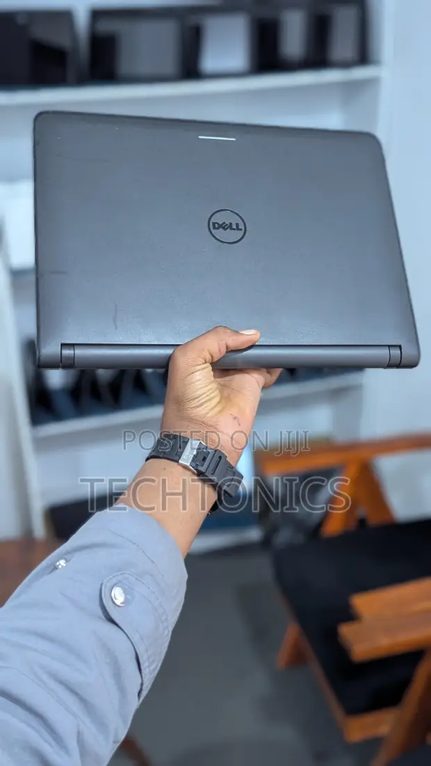 Dell Latitude 3350 Laptop 8GB RAM, 500GB HDD - 1