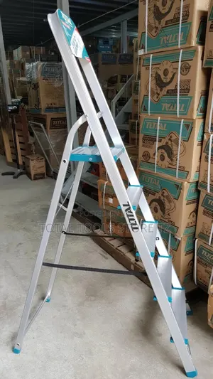 Total Ngazi ya Aluminiamu ya Nje 5