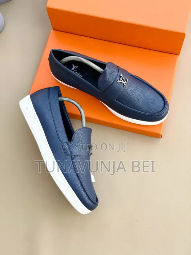 Viatu vya Louis Vuitton Moccasins - Classic Casual - 1