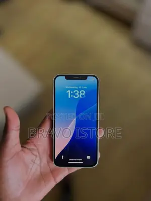 Apple iPhone 12 64GB Nyeupe (Iliyo tumika)