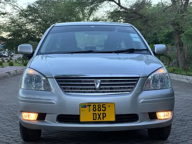 Toyota Premio 2006 Nyeupe - 1