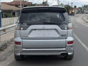 Mitsubishi Outlander Sport ES 2011 Nyeupe