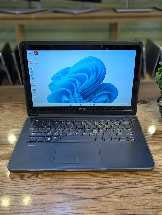 Laptop Dell Latitude 3380 - Intel Core i5, 8GB RAM, 256GB SSD - 1