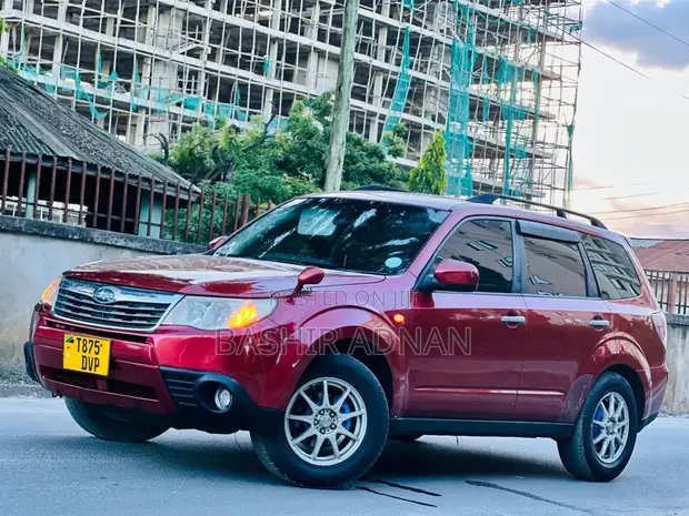 Subaru Forester 2010 Maroon - 1