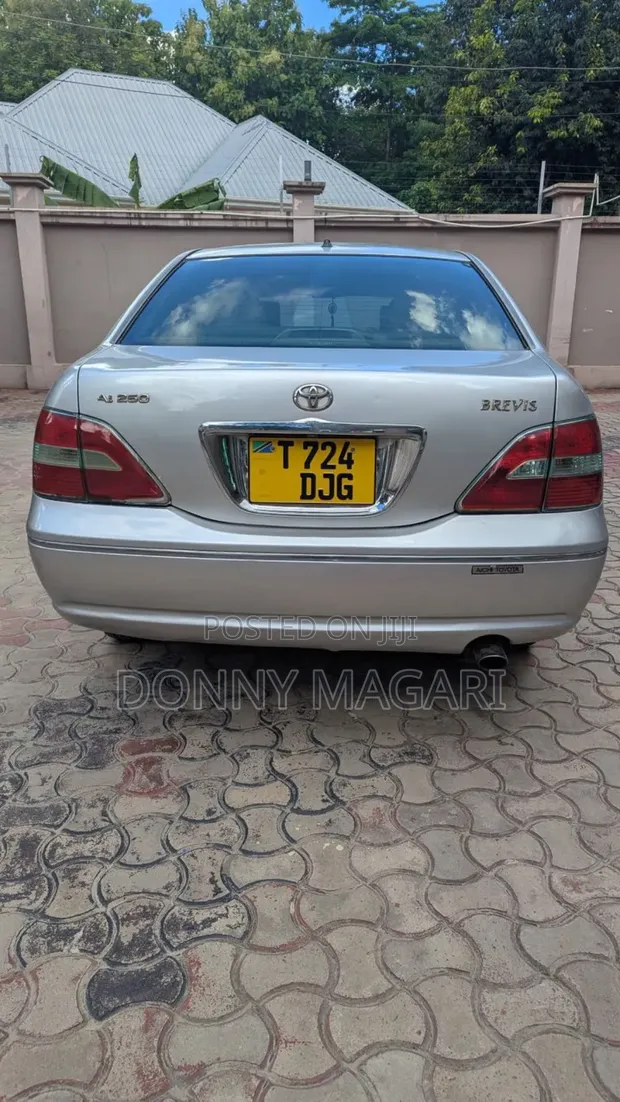 Toyota Brevis 2004 Nyeupe - 1
