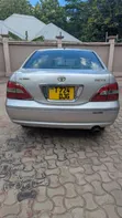 Toyota Brevis 2004 Nyeupe - 1