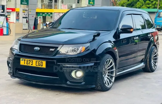 Subaru Forester 2011 Black - 1
