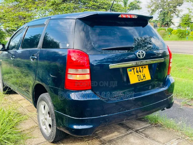Toyota Wish 2005 Blue - 1