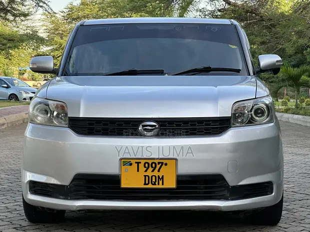 Toyota Corolla Rumion 2008 Nyeupe - 1