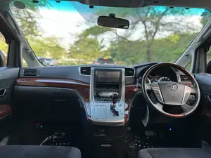 Toyota Alphard 2010 Nyeusi