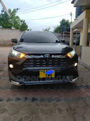 Toyota RAV4 2019 Nyeusi