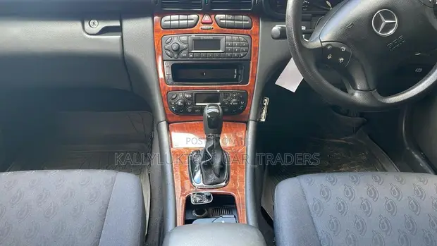 Mercedes-Benz C180 2002 Silver - 1