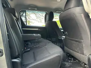 Toyota Hilux 2022 Double Cabin