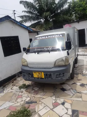 Toyota HiAce Townace 2002 White