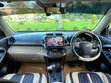 Toyota Vanguard 2011 White - 2