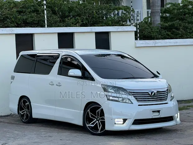 Toyota Vellfire 2010 Nyeupe - 1