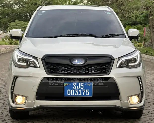 Subaru Forester 2013 White - 1