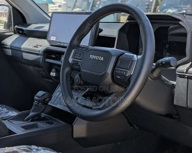 Toyota Hilux 2025 Double Cab Premium Mpya - 1