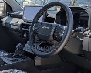 Toyota Hilux 2025 Double Cab Premium Mpya