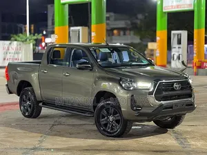 Toyota Hilux Revo Double Cab 2.4 Diesel RWD 2021 Kijani