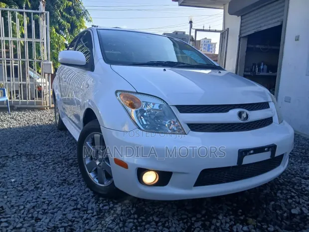 Toyota IST 2007 - White - 1