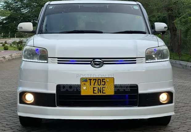 Toyota Corolla Rumion 2009 - White - 1