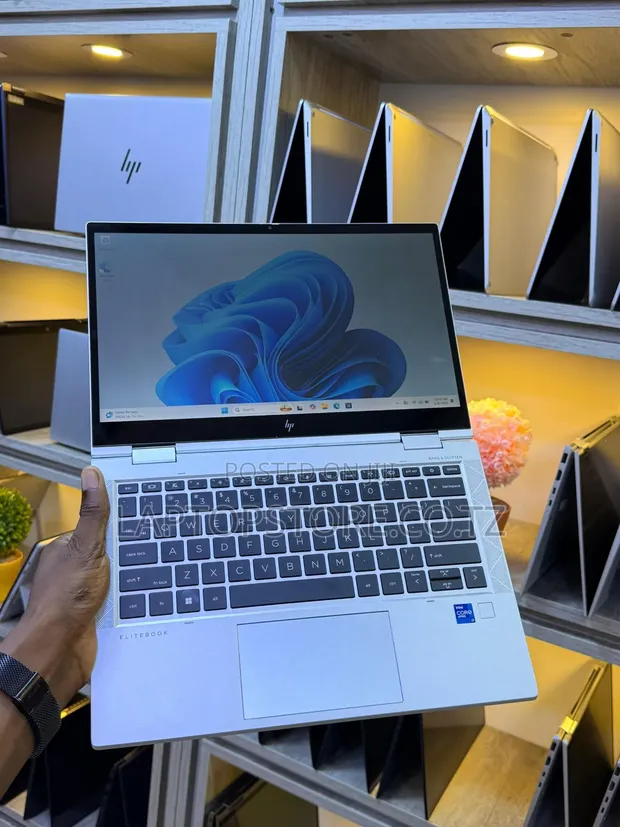 Laptop HP EliteBook 830 G8 - 32GB RAM, 512GB SSD - 1