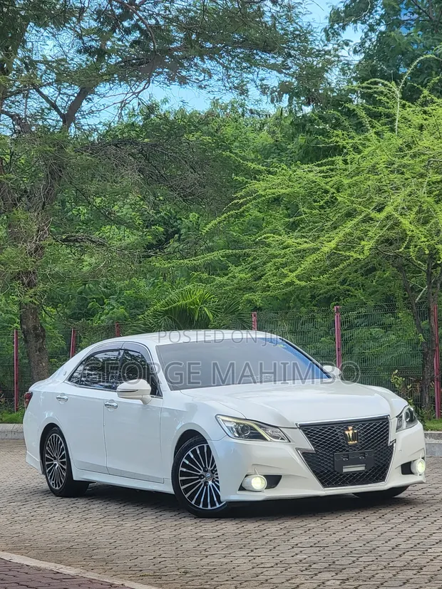 Toyota Crown Athlete 2014 Pearl - 1