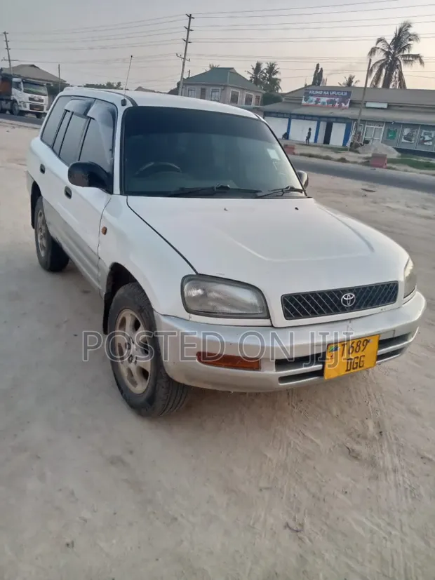 Toyota RAV4 1999 Silver - 1