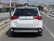 Mitsubishi Outlander 2.4 PHEV AWD 2017 Nyeupe - 2