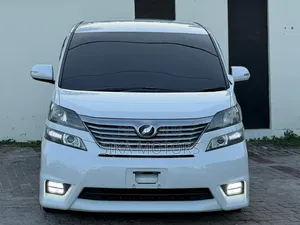 Toyota Alphard 2010 - Nyeupe