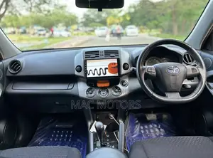 Toyota Vanguard 2011 Nyeusi