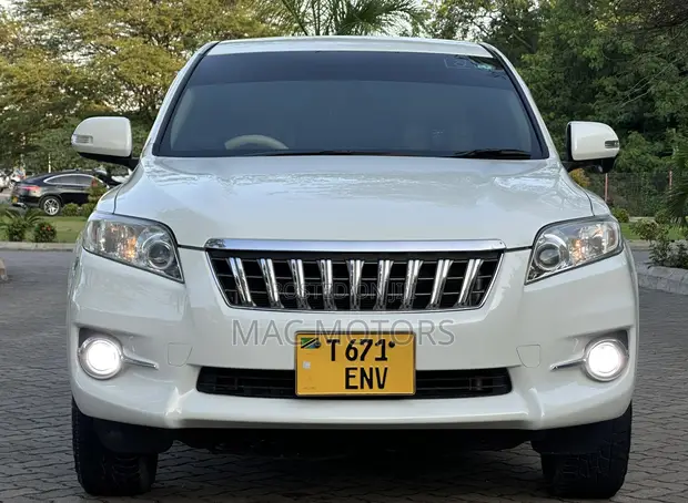 Toyota Vanguard 2011 Nyeupe - 1