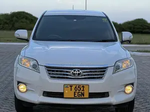 Toyota Vanguard 2012 Nyeupe