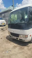 Mitsubishi Fuso Rosa 2000 - Nyeupe - 1