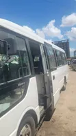 Mitsubishi Fuso Rosa 2000 - Nyeupe - 2