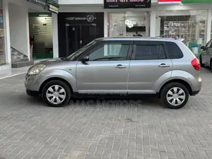 Mazda Verisa 2010 Kijivu