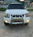 Nissan Hardbody 2007 White - 5