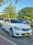 Toyota Crown Athlete 2009 Pearl White - 1