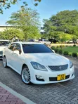 Toyota Crown Athlete 2009 Pearl White - 4