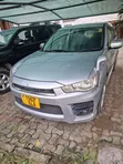 Mitsubishi Outlander 2010 Nyeupe - 2