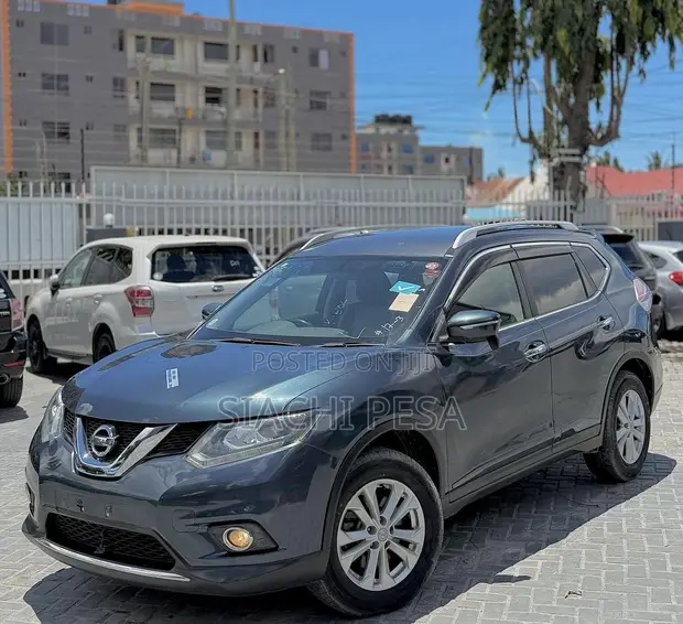 Nissan X-Trail 2014 Blue - 1