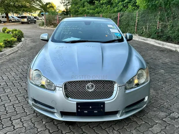 Jaguar XF 2010 Teal - 1