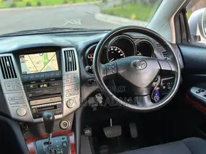 Toyota Harrier 2.4 (2005) Nyeupe
