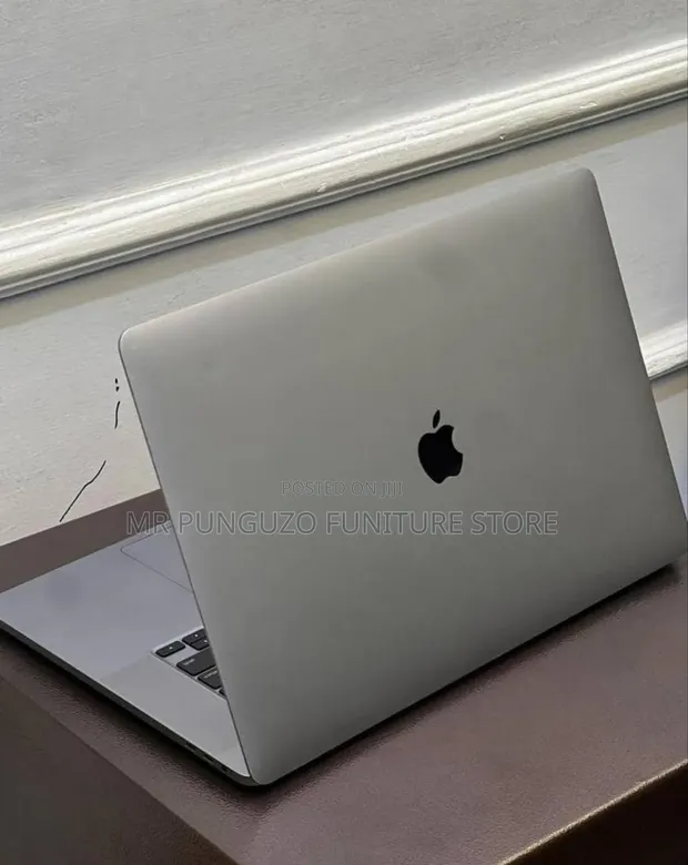 Apple MacBook Pro 2019 16" 32GB RAM, Intel Core i7, 512GB SSD - 1
